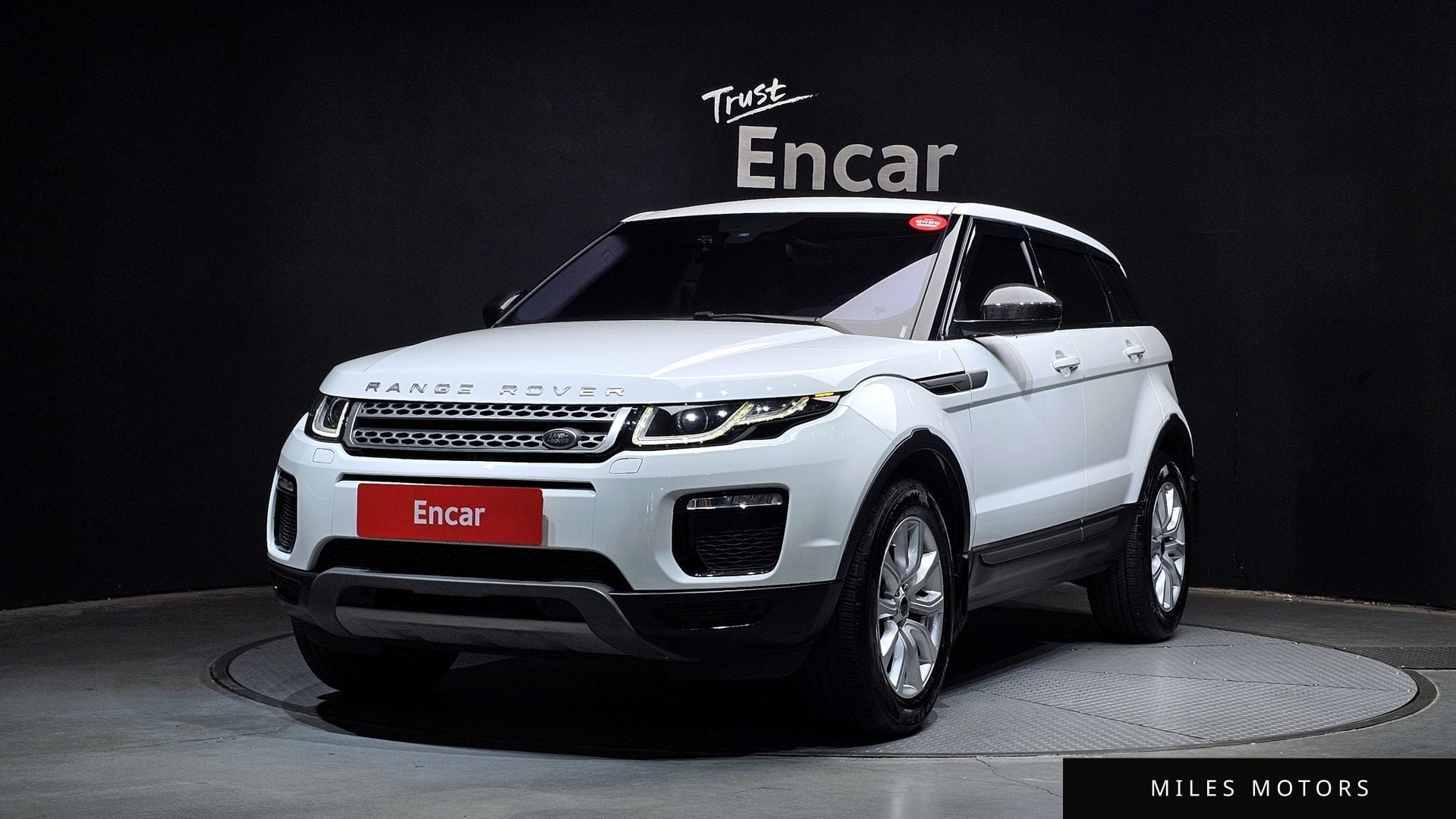 Land Rover Range Rover Evoque 2018 — фото 1 из 12