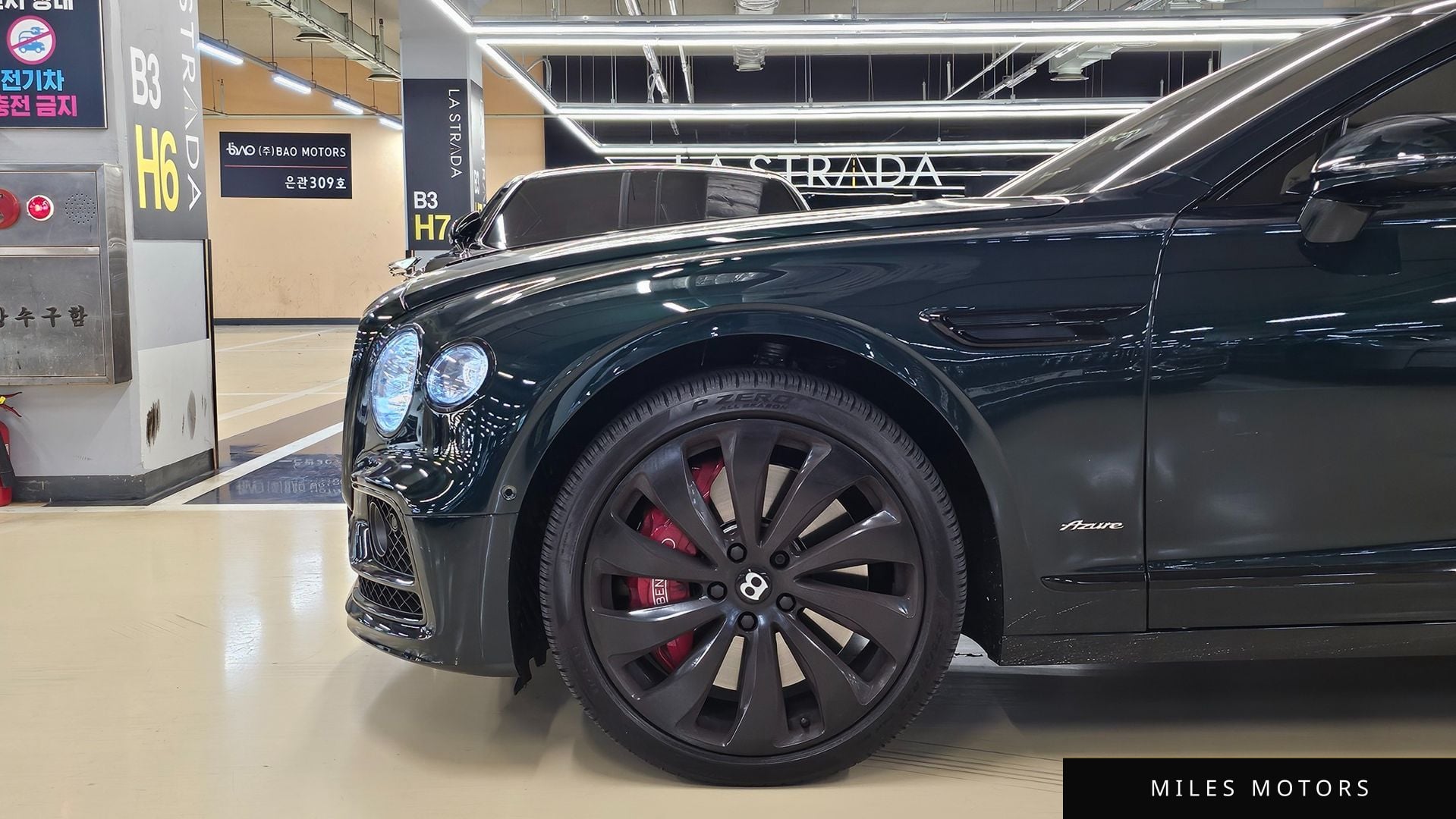 Bentley Flying Spur 2023 — миниатюра 6