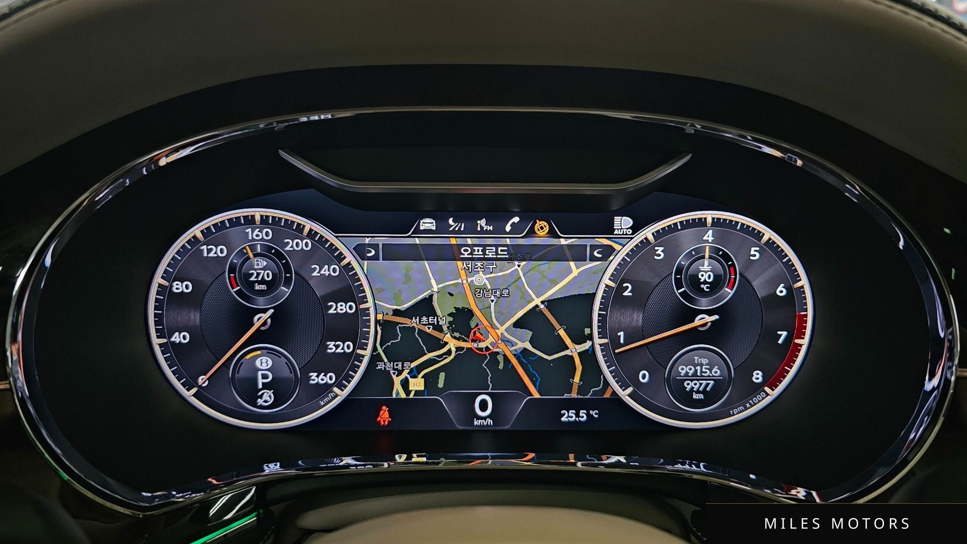 Bentley Flying Spur 2023 — миниатюра 8
