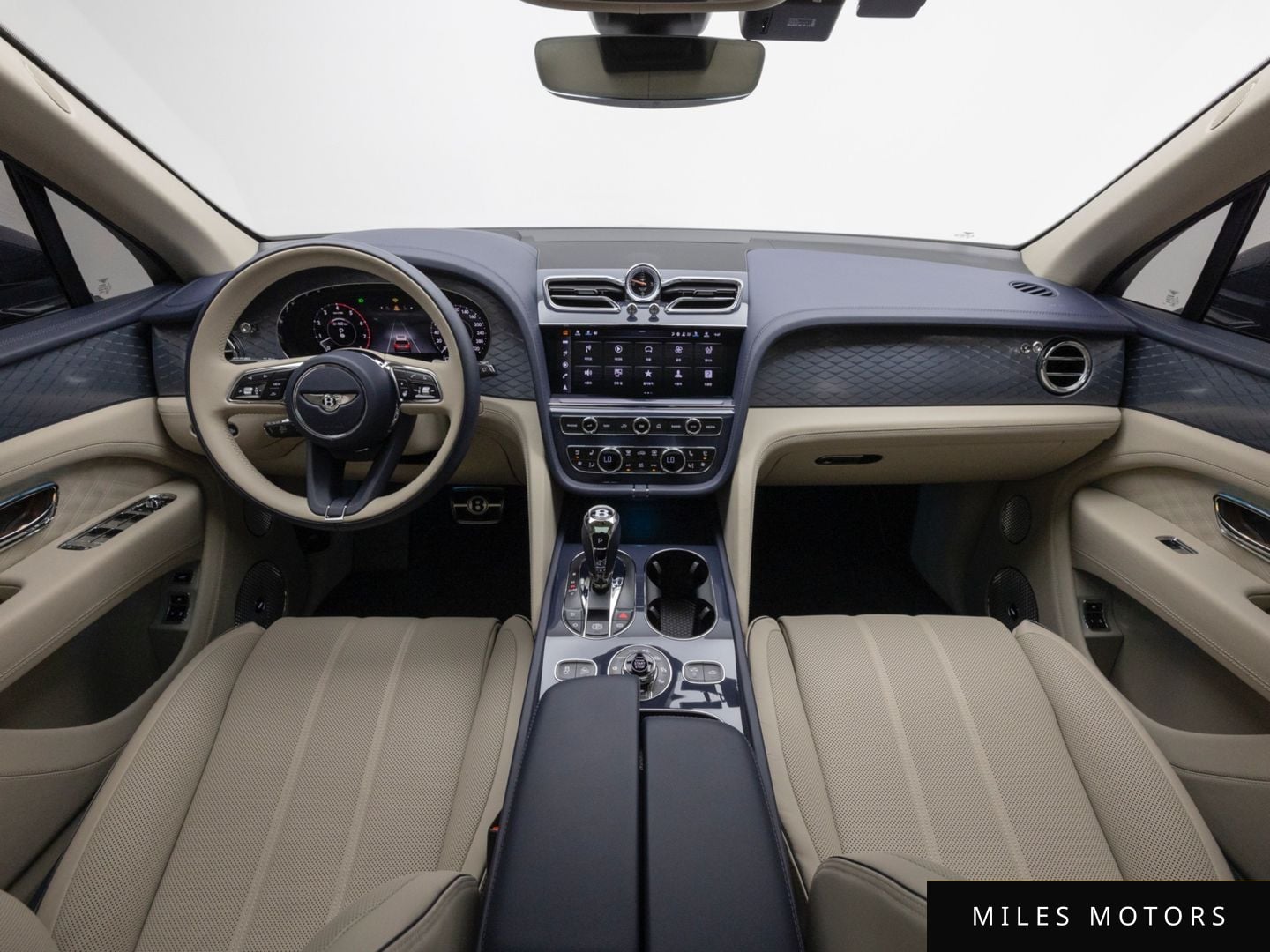 Bentley Bentayga 2025 — миниатюра 6