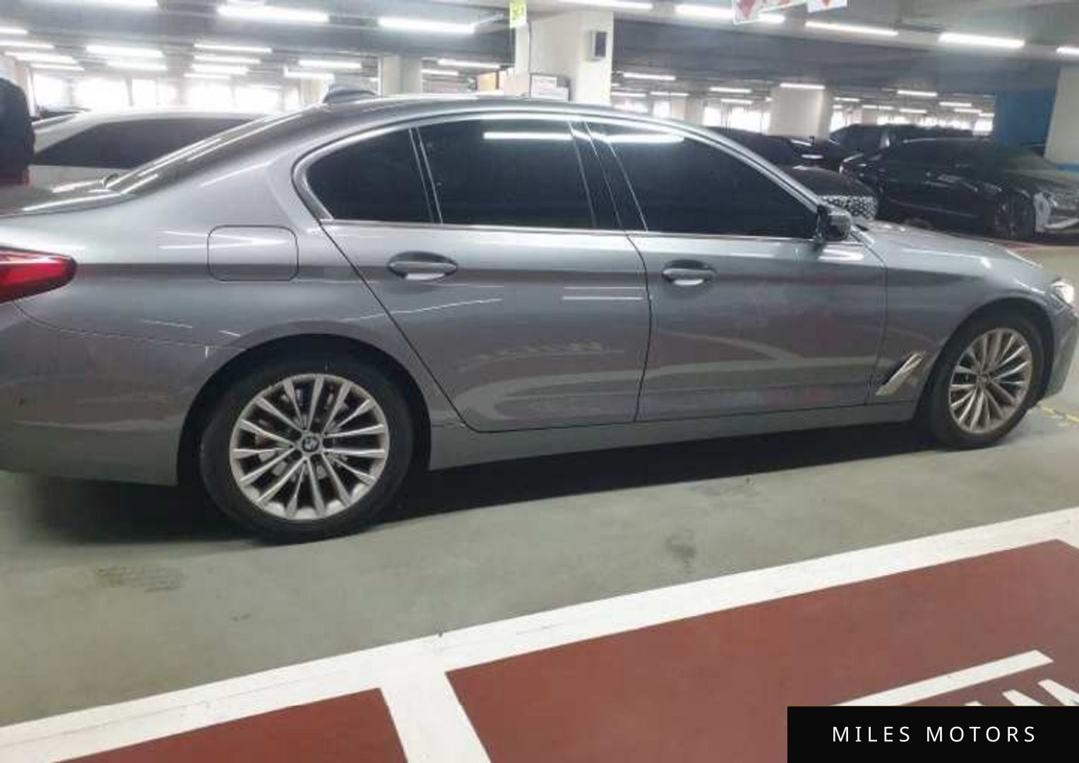BMW 5 Series (G30) 2023 — миниатюра 11