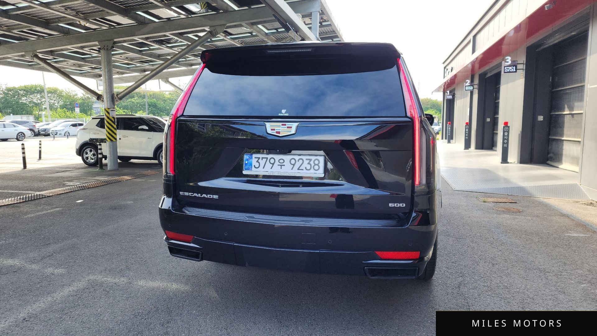 Cadillac Escalade 2023 — миниатюра 4