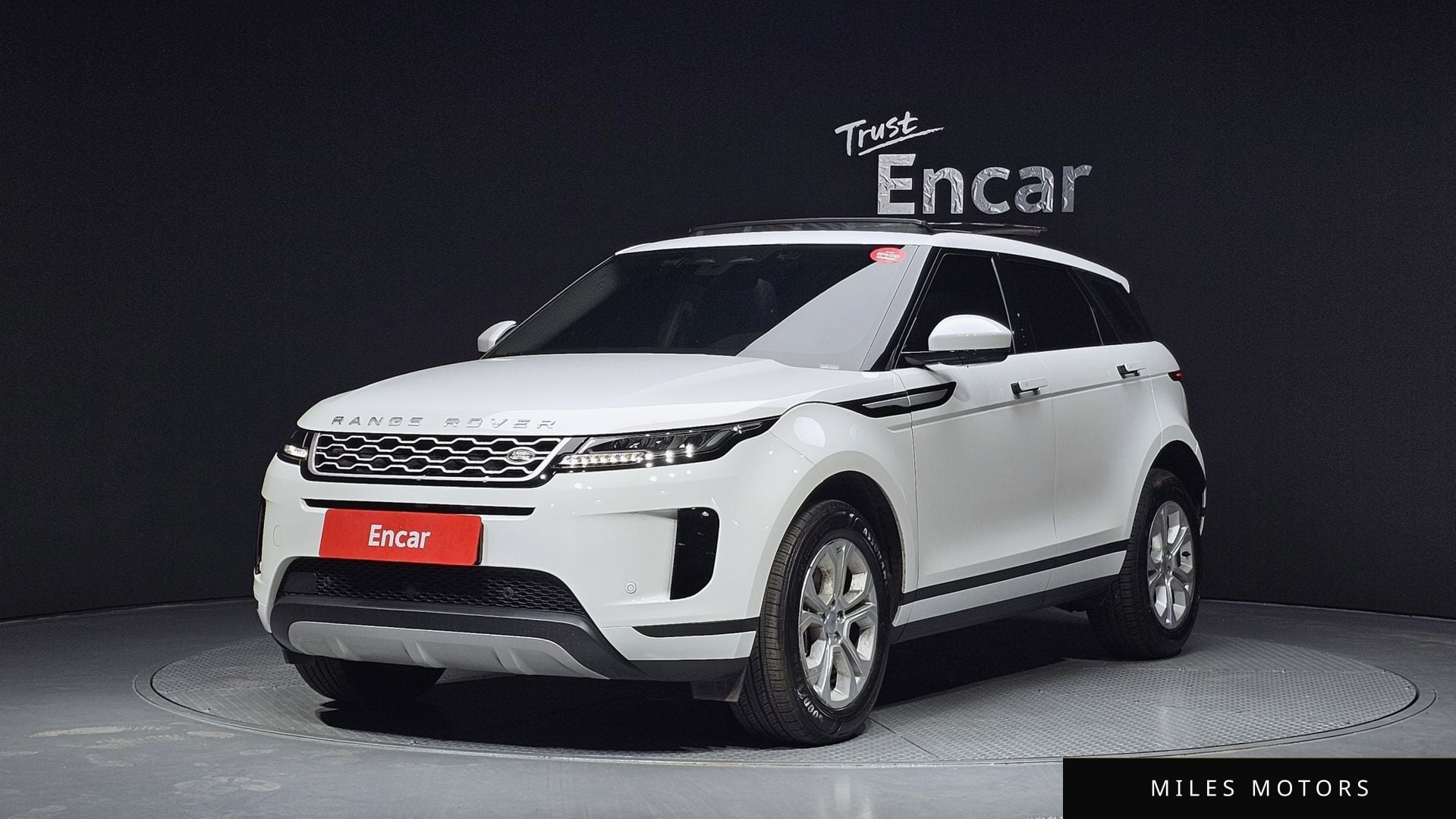 Land Rover Range Rover Evoque 2022 — фото 1 из 12