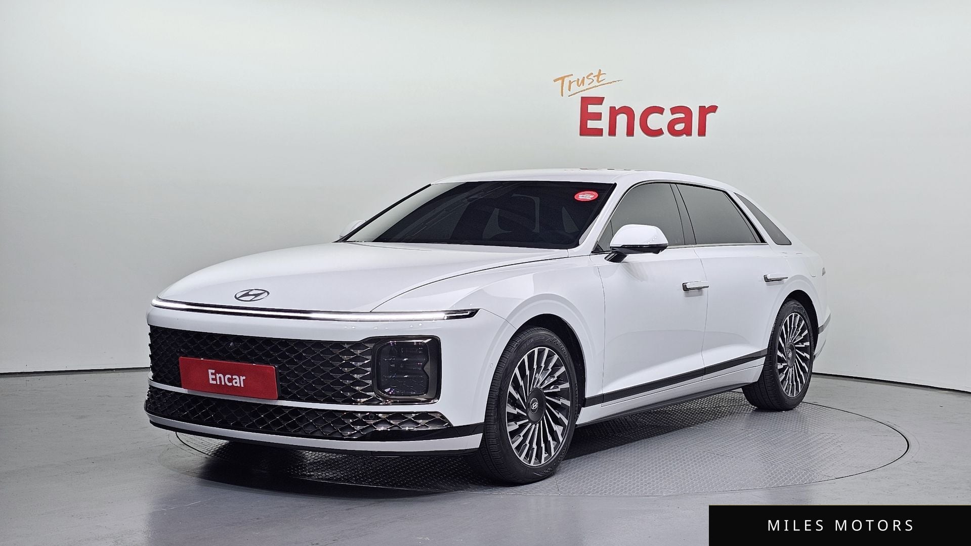 Hyundai Grandeur 2023 — фото 1 из 12