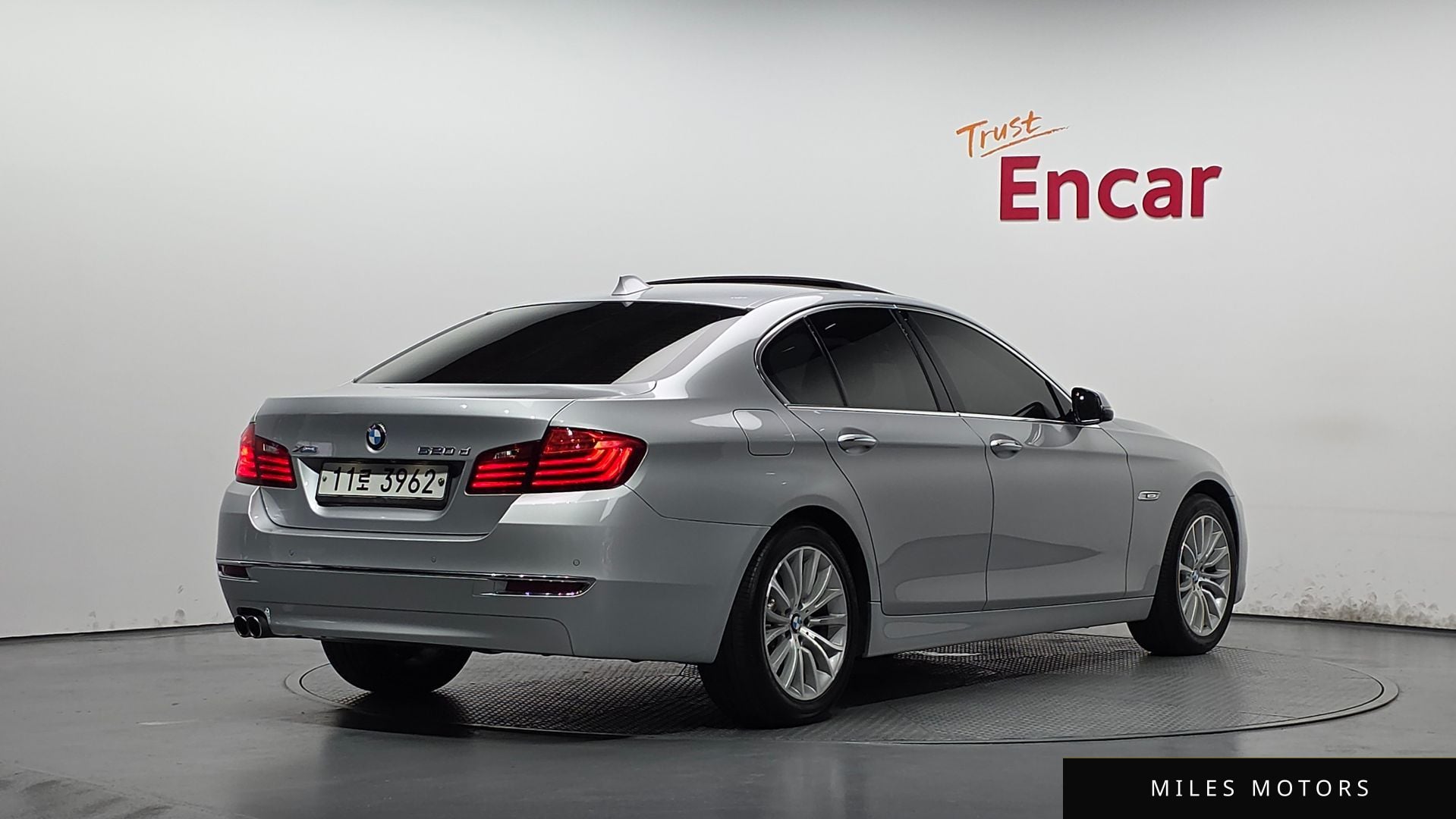 BMW 5 Series (F10) 2015 — миниатюра 2