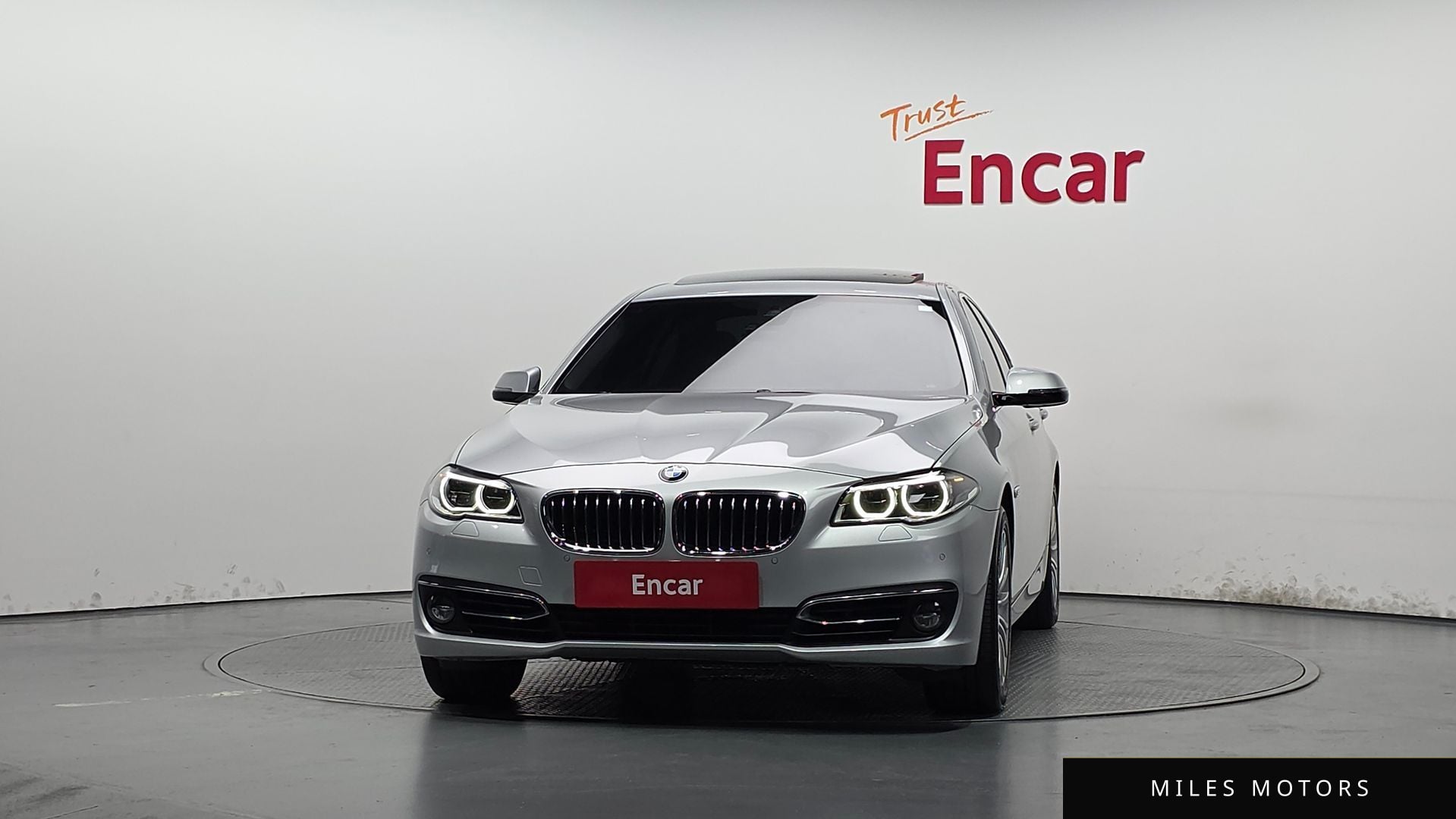 BMW 5 Series (F10) 2015 — миниатюра 3