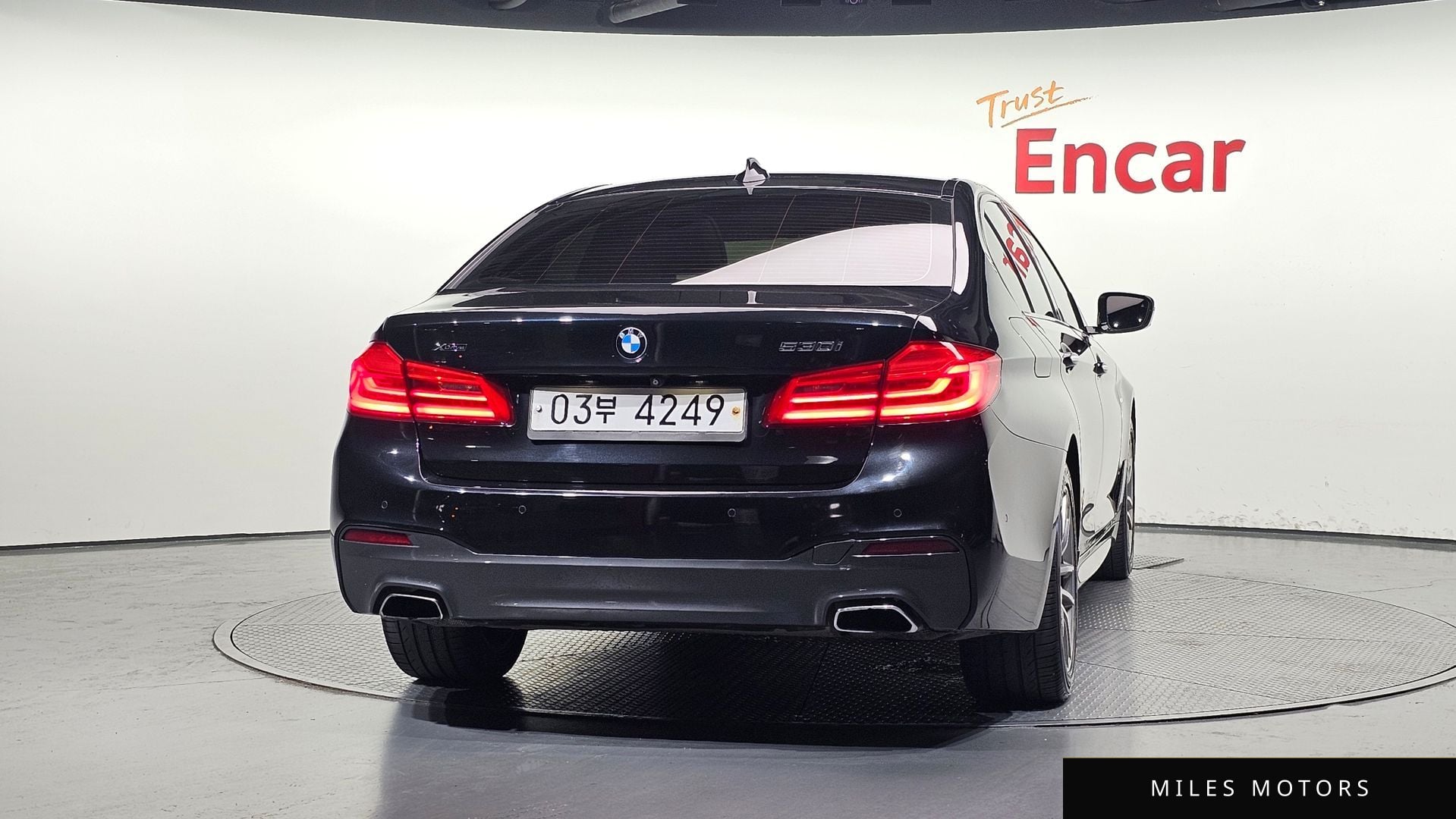 BMW 5 Series (G30) 2017 — миниатюра 4