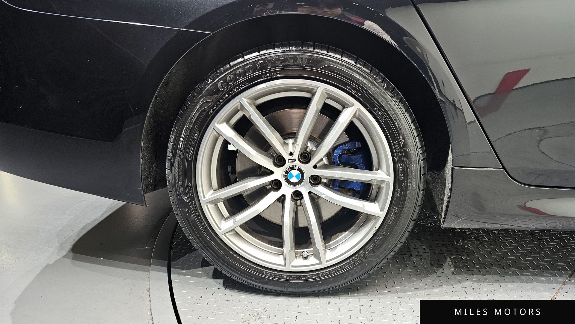 BMW 5 Series (G30) 2017 — миниатюра 5