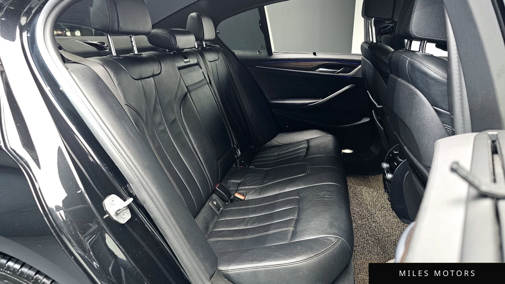 BMW 5 Series (G30) 2017 — миниатюра 11