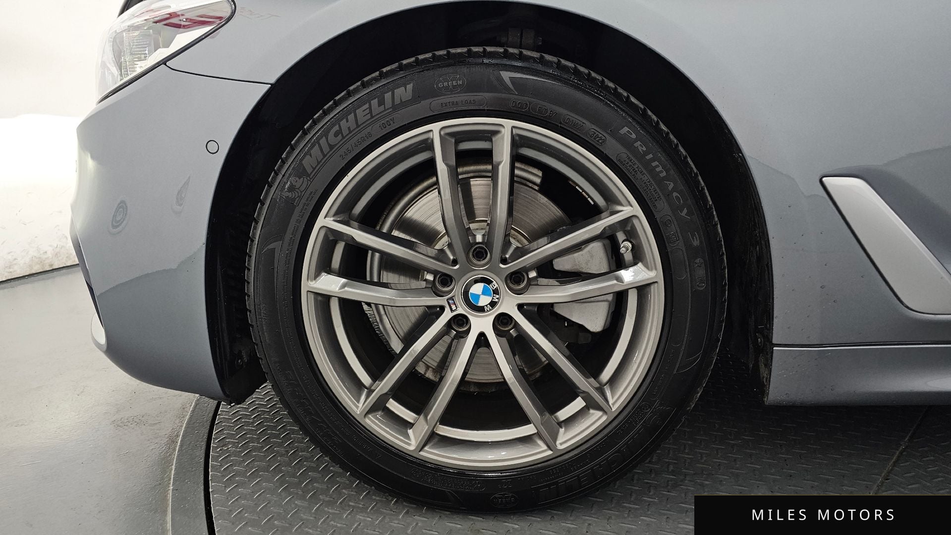 BMW 5 Series (G30) 2018 — миниатюра 4