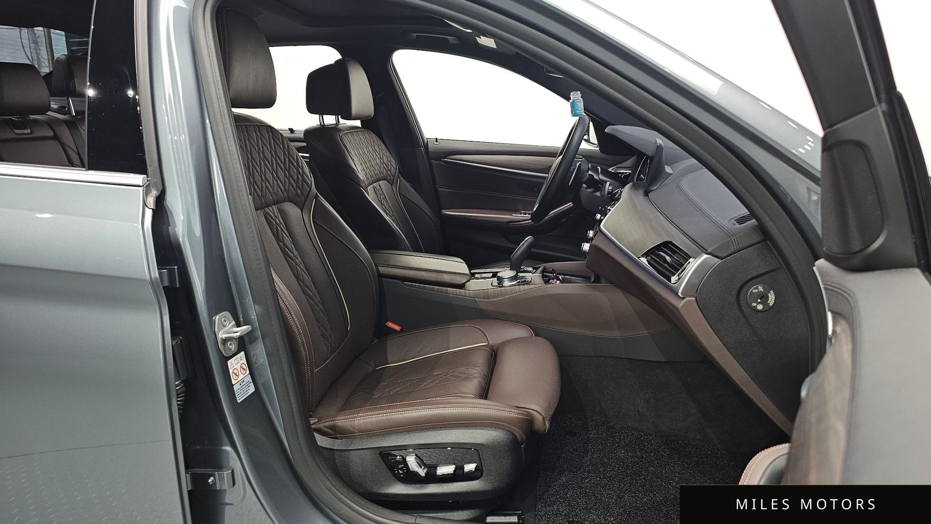 BMW 5 Series (G30) 2018 — миниатюра 12