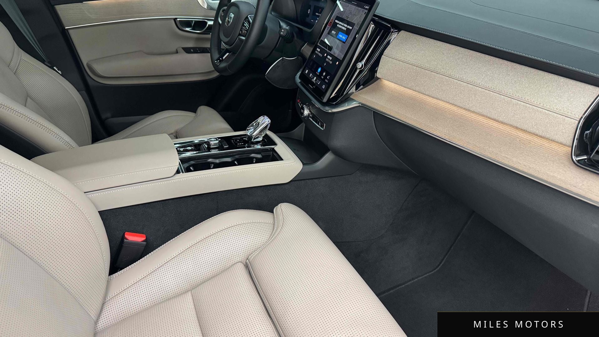 Volvo XC90 2026 — миниатюра 10