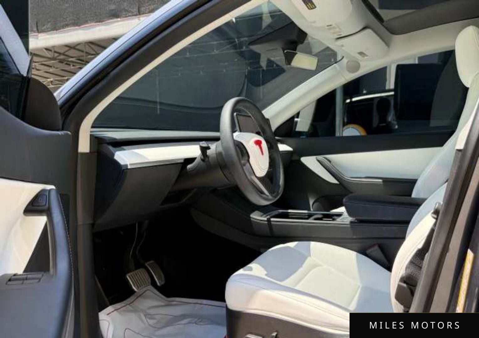 Tesla Model Y 2022 — миниатюра 4