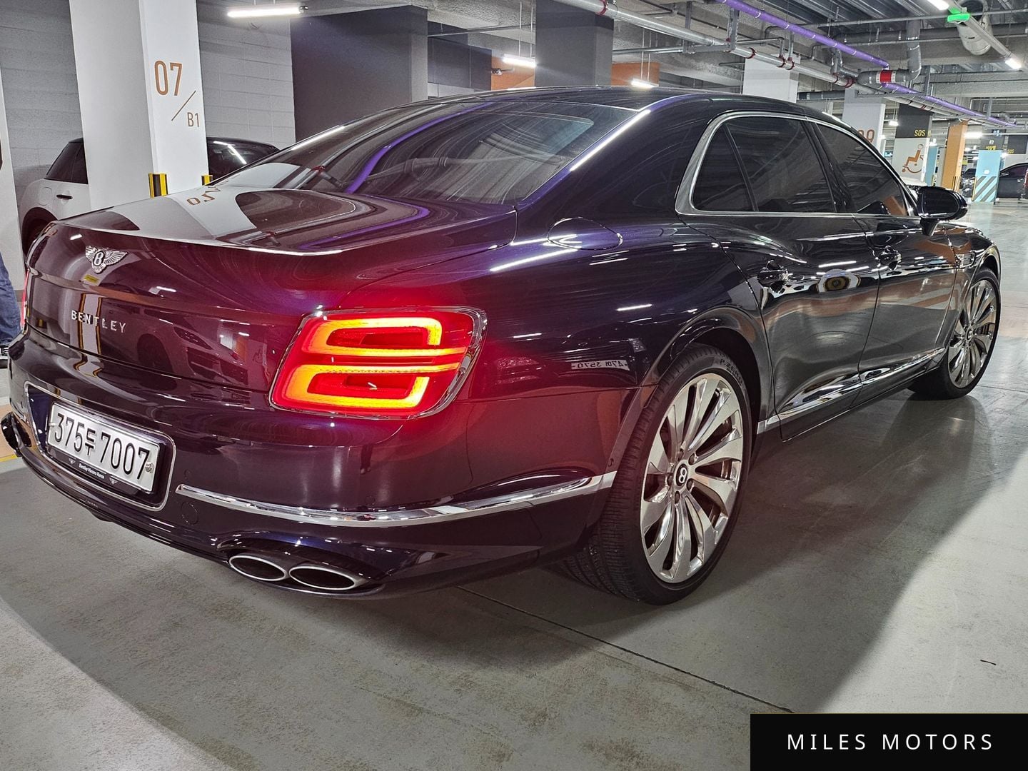 Bentley Flying Spur 2022 — миниатюра 3