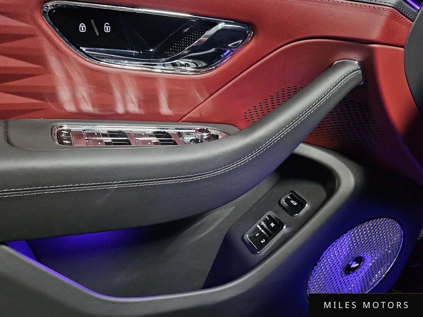 Bentley Flying Spur 2022 — миниатюра 7