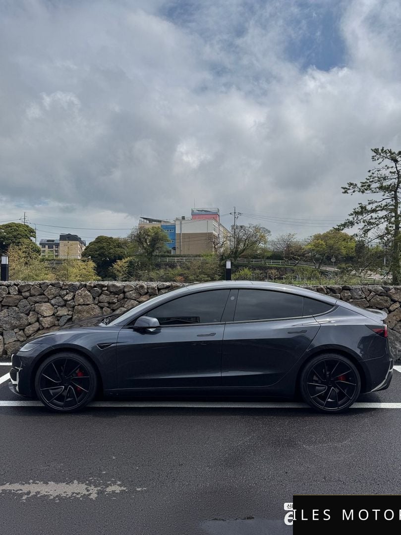 Tesla Model 3 2026 — миниатюра 4