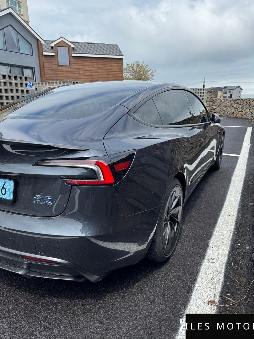 Tesla Model 3 2026 — миниатюра 6