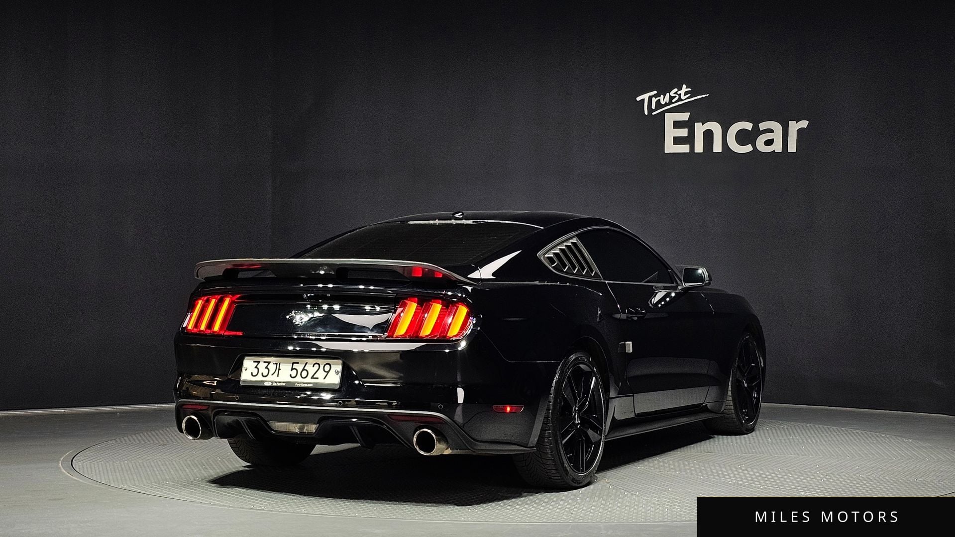 Ford Mustang 2017 — миниатюра 2