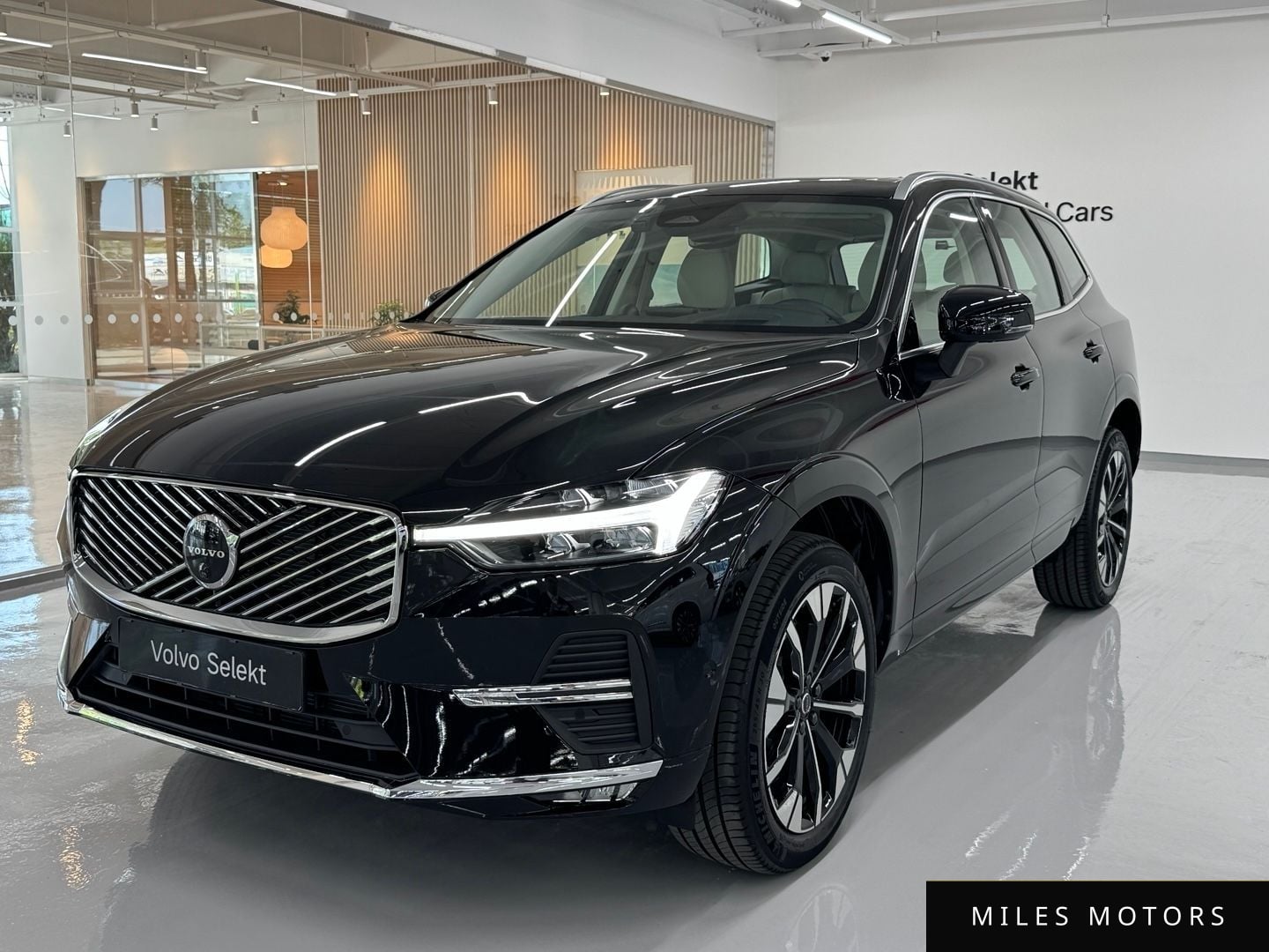 Volvo XC60 2026 — фото 1 из 12