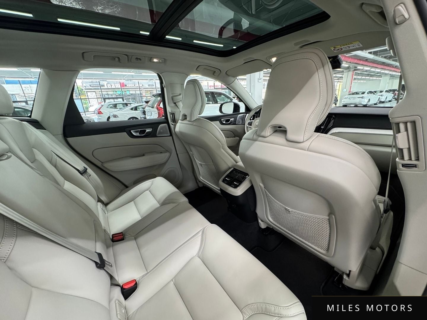 Volvo XC60 2026 — миниатюра 10
