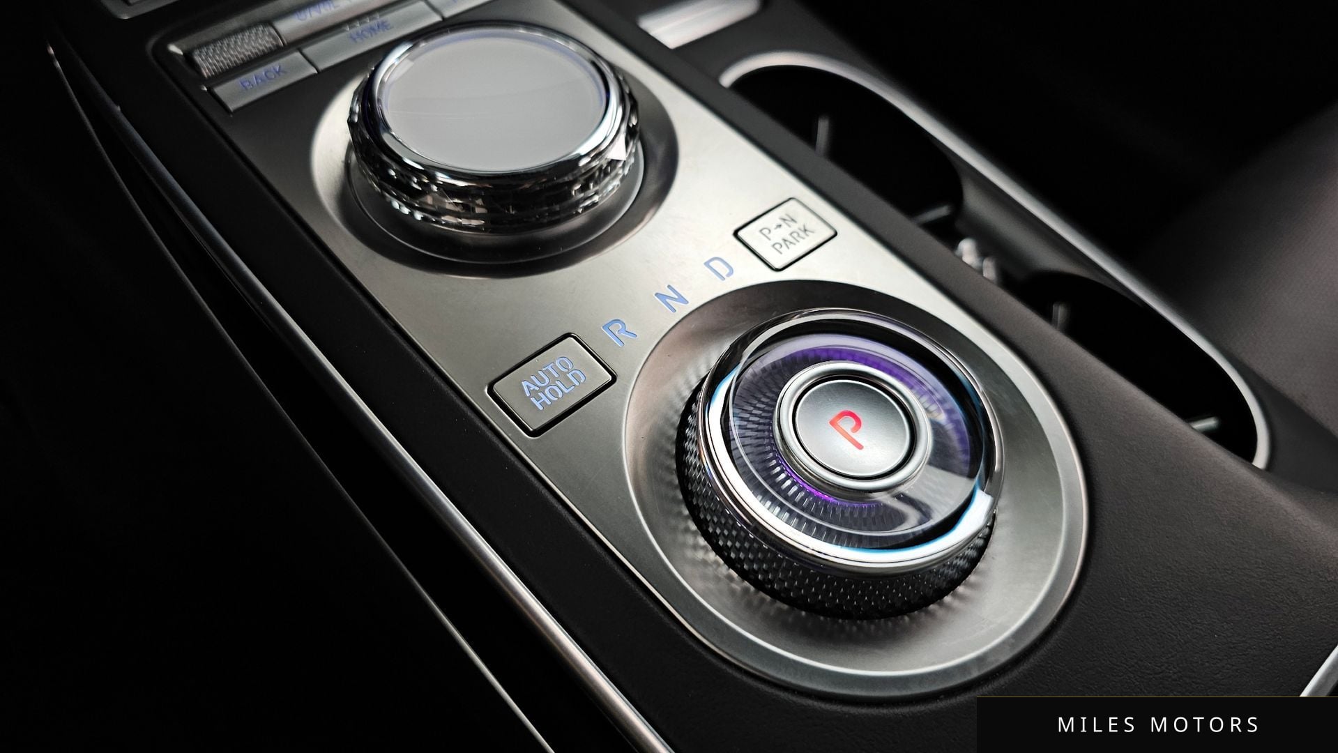 Genesis GV70 2022 — миниатюра 12