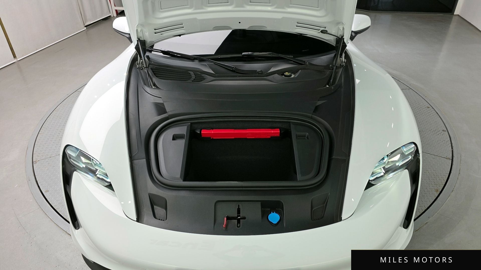 Porsche Taycan 2021 — миниатюра 6