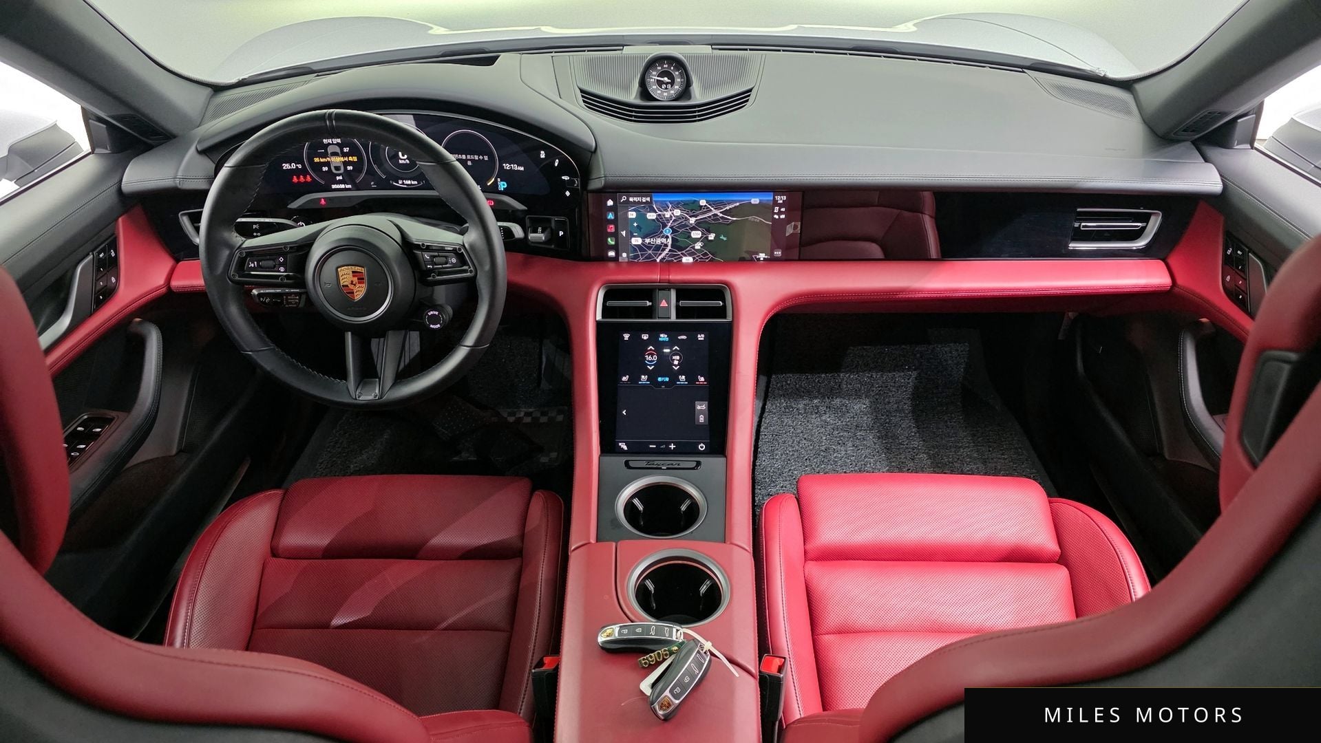 Porsche Taycan 2021 — миниатюра 10