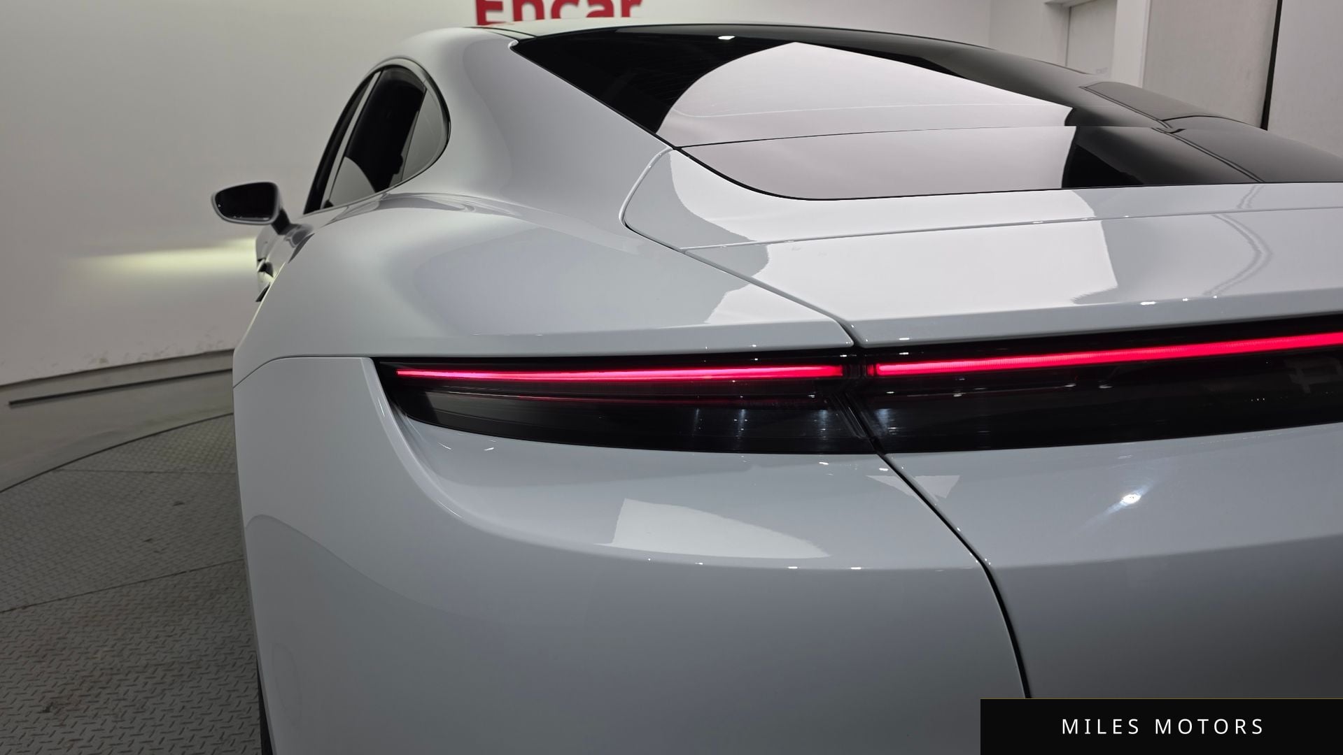Porsche Taycan 2021 — миниатюра 9
