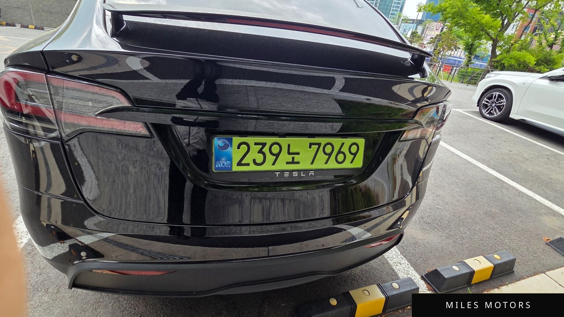 Tesla Model X 2026 — миниатюра 2