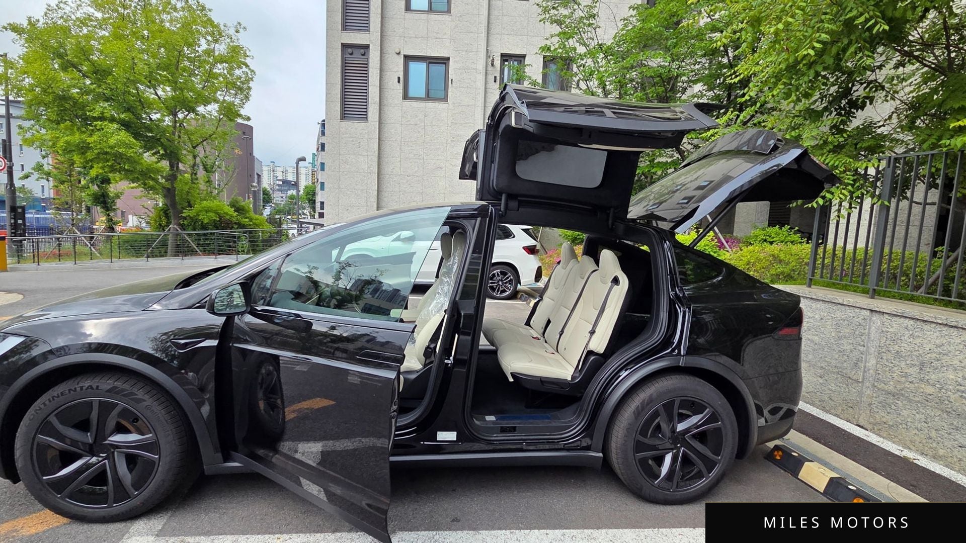 Tesla Model X 2026 — миниатюра 3
