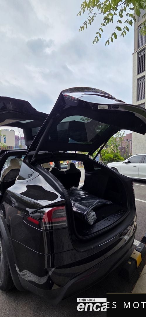 Tesla Model X 2026 — миниатюра 5