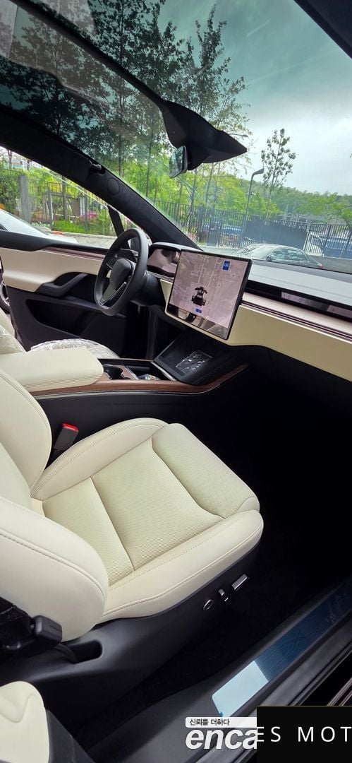 Tesla Model X 2026 — миниатюра 11