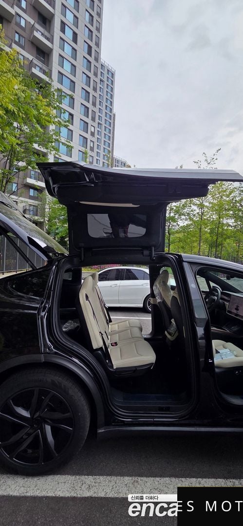 Tesla Model X 2026 — миниатюра 12