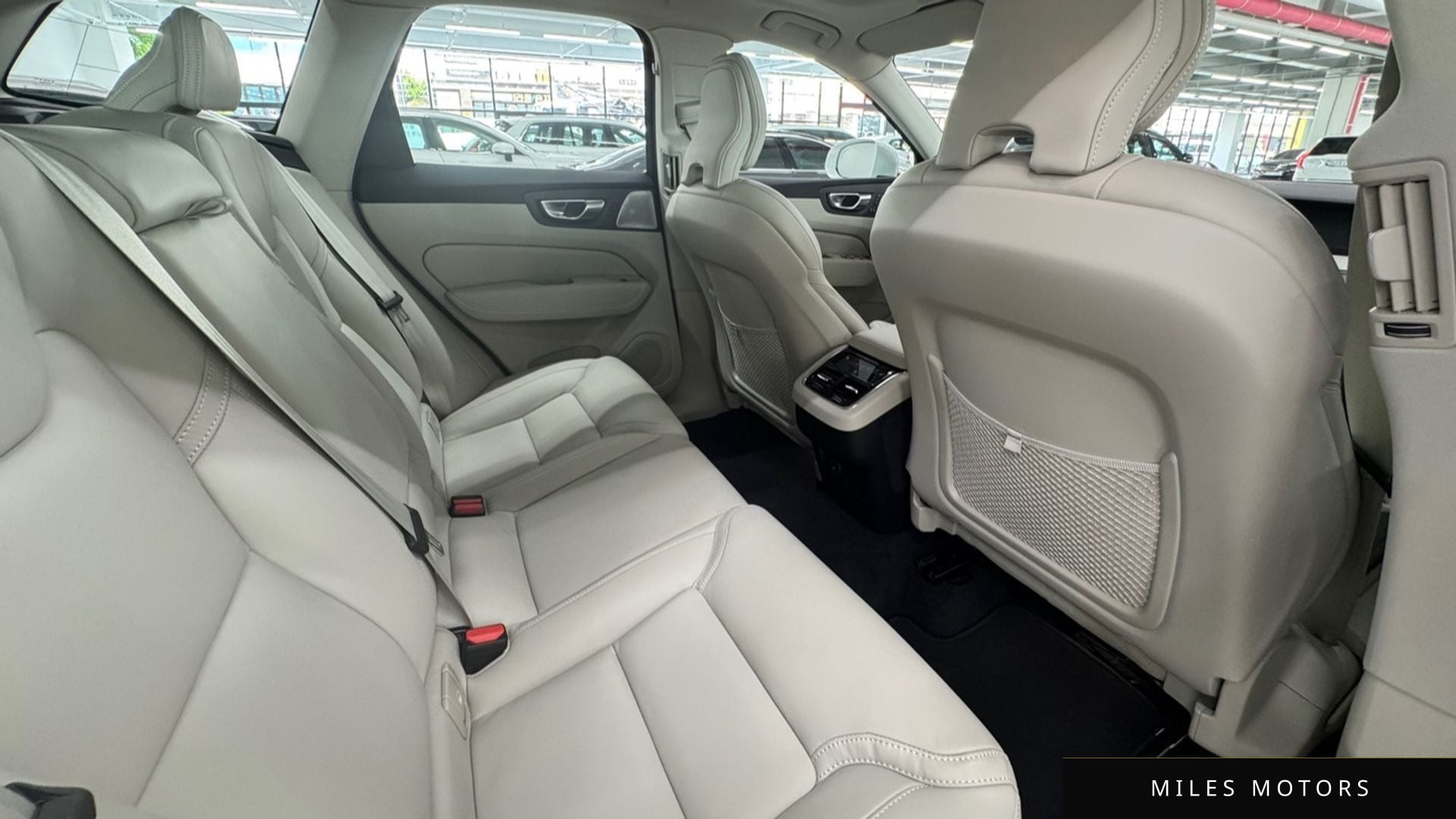Volvo XC60 2026 — миниатюра 10