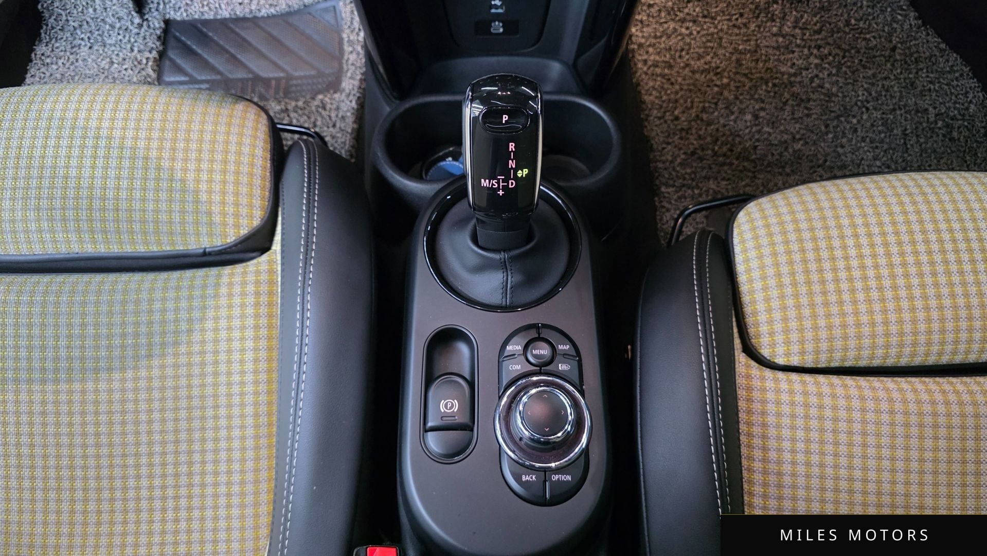 MINI Cooper S 2023 — миниатюра 9