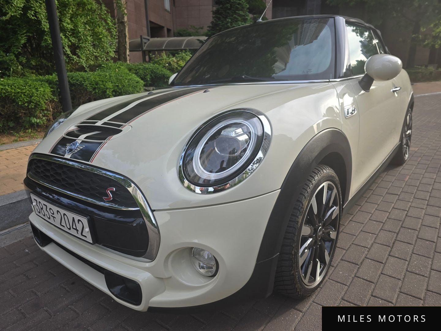 MINI Cooper Convertible 2019 — фото 1 из 12