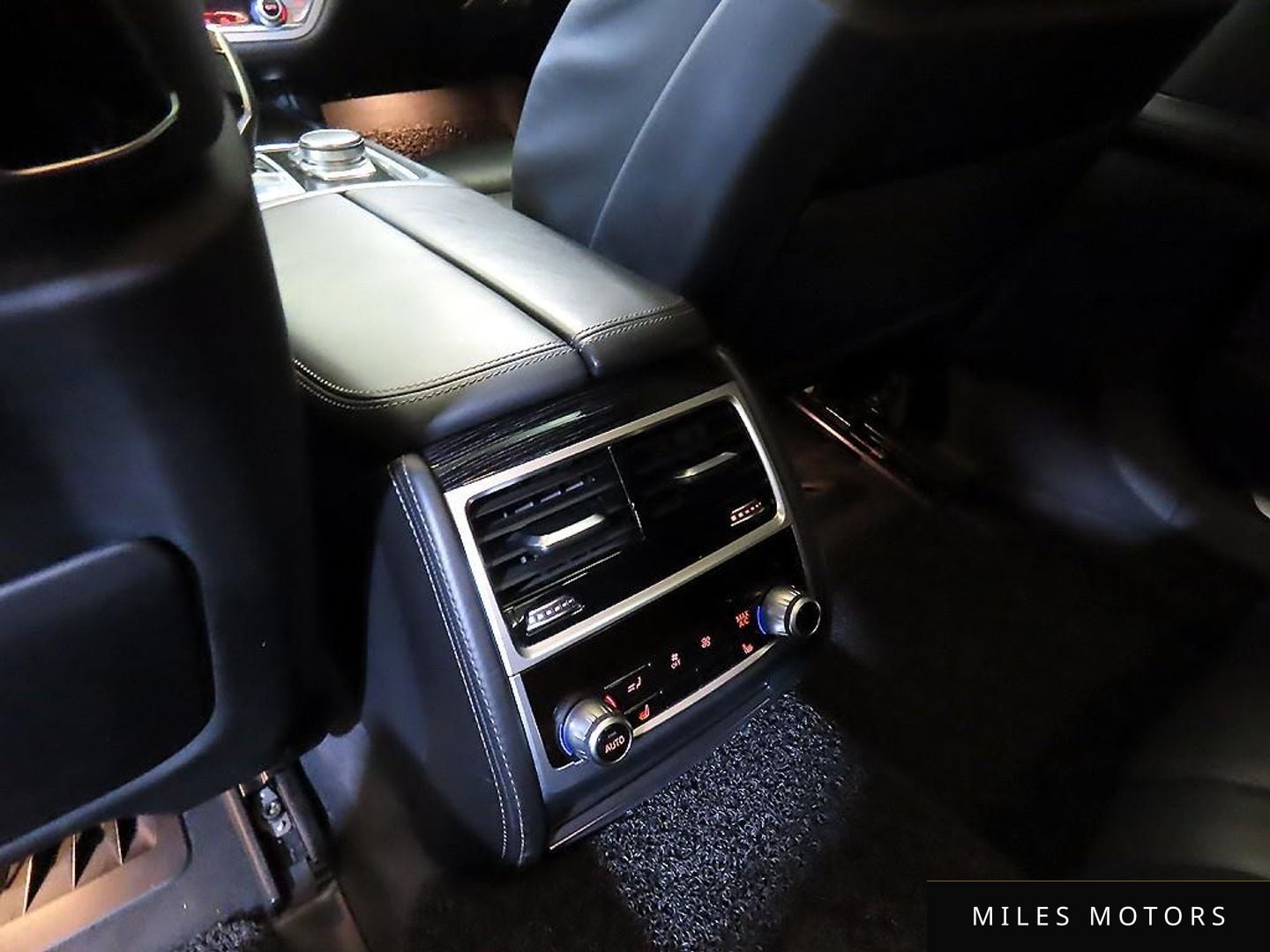 BMW 7 Series (G11) 2017 — миниатюра 5
