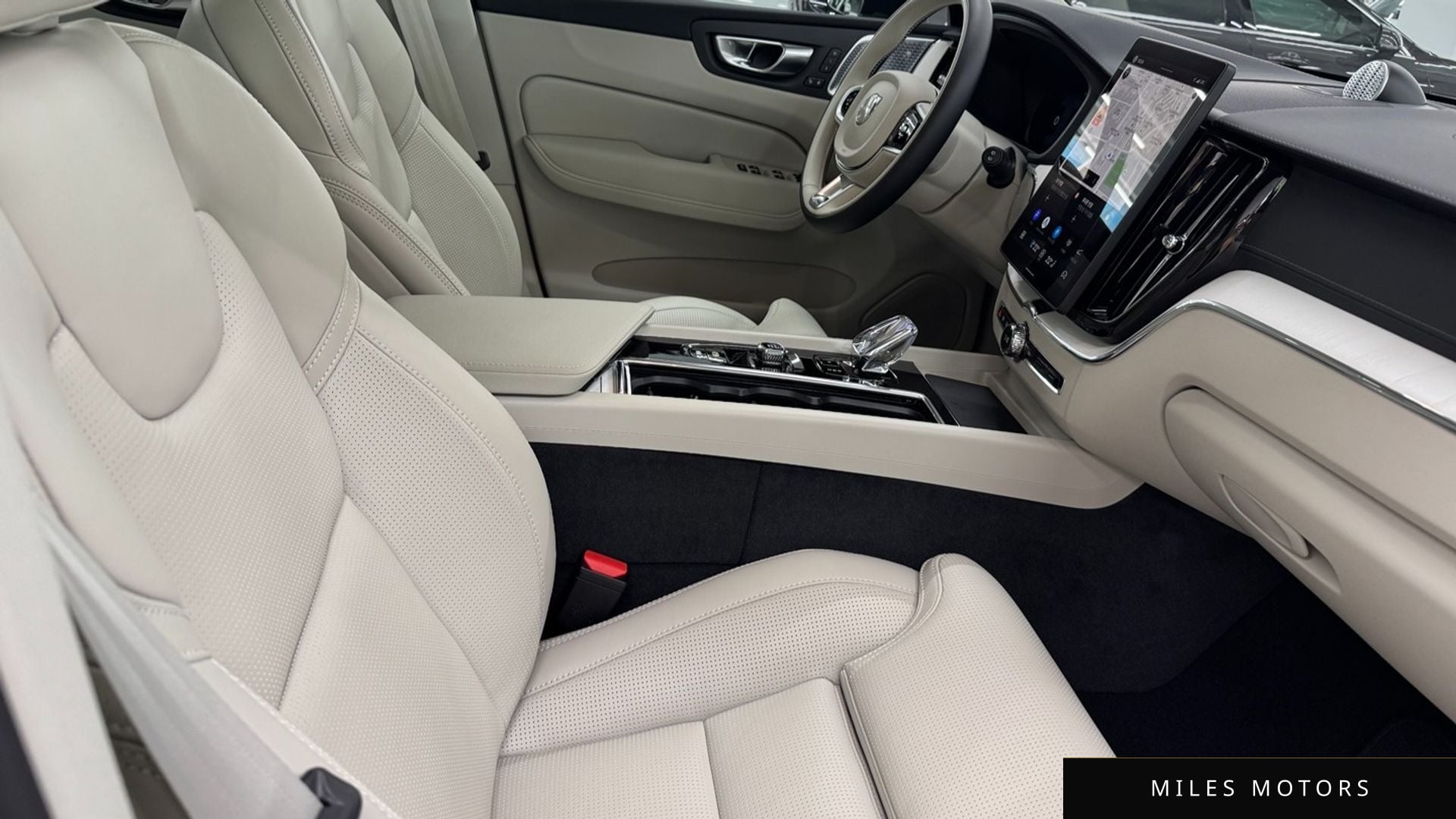 Volvo XC60 2026 — миниатюра 10