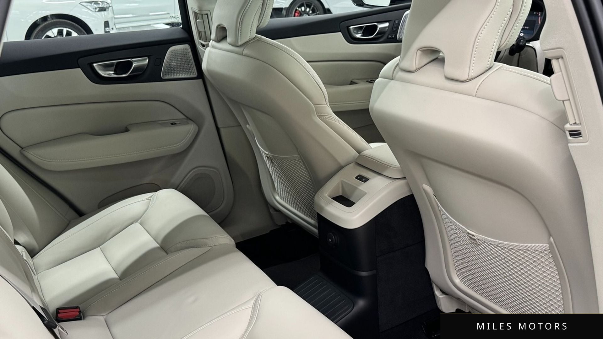 Volvo XC60 2026 — миниатюра 11
