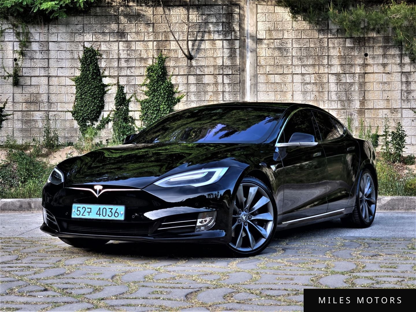 Tesla Model S 2017 — фото 1 из 12
