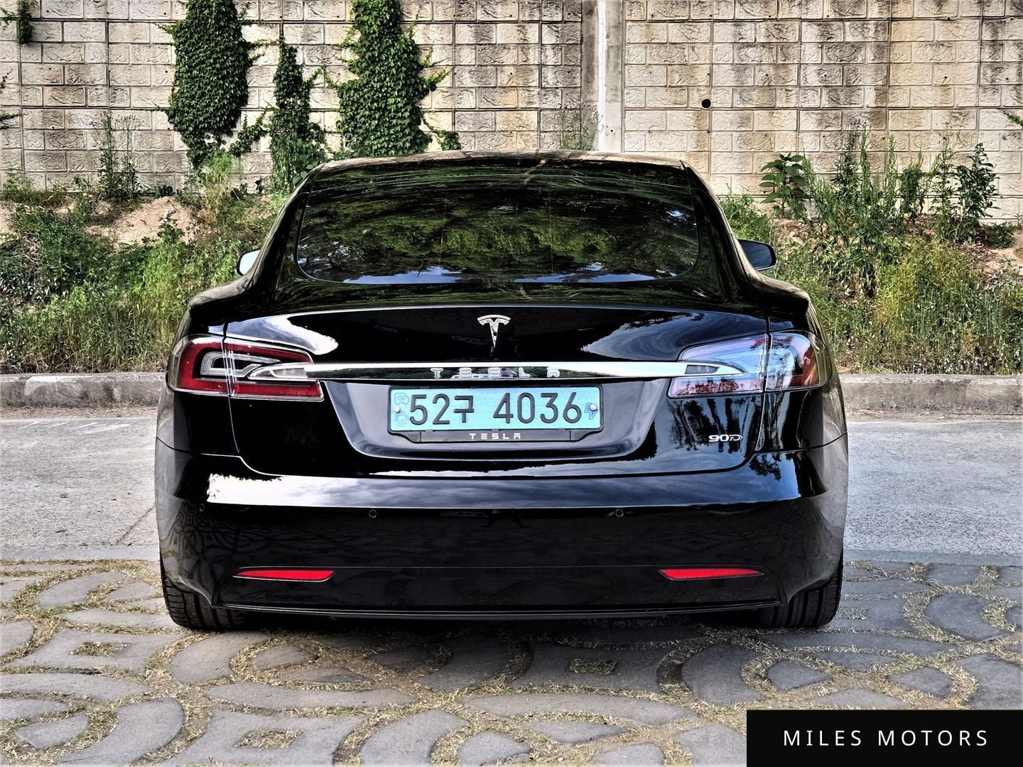 Tesla Model S 2017 — миниатюра 4