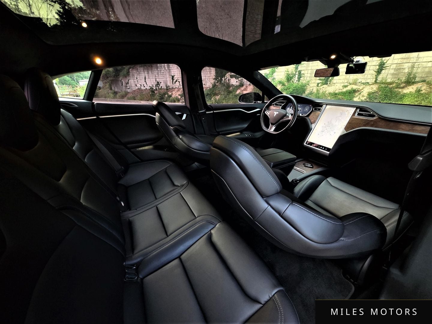 Tesla Model S 2017 — миниатюра 6