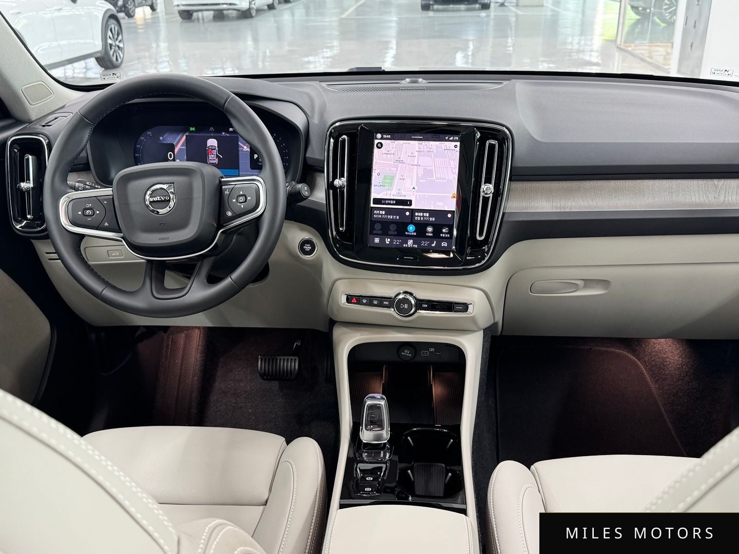 Volvo XC40 2025 — миниатюра 7