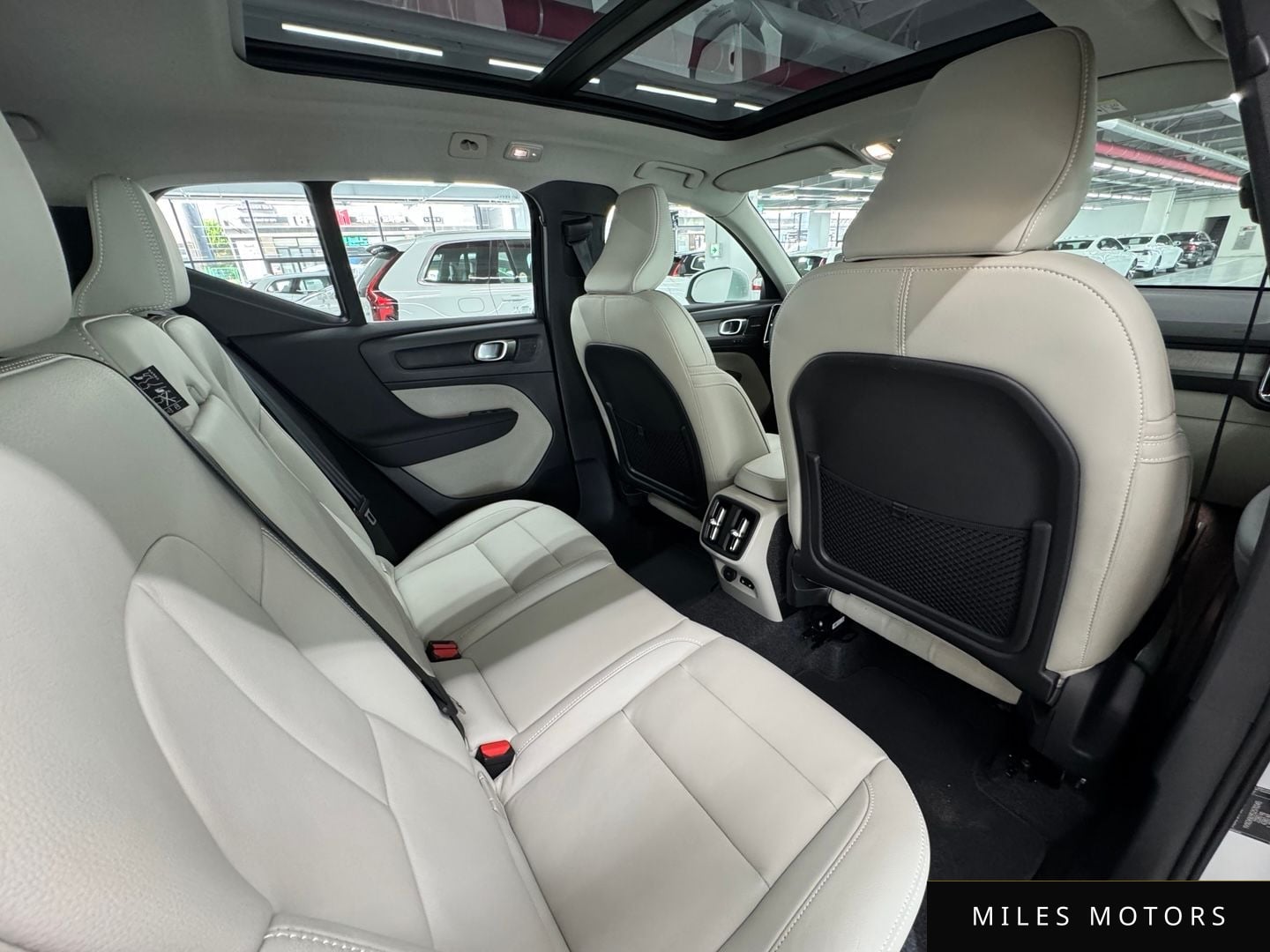 Volvo XC40 2025 — миниатюра 10