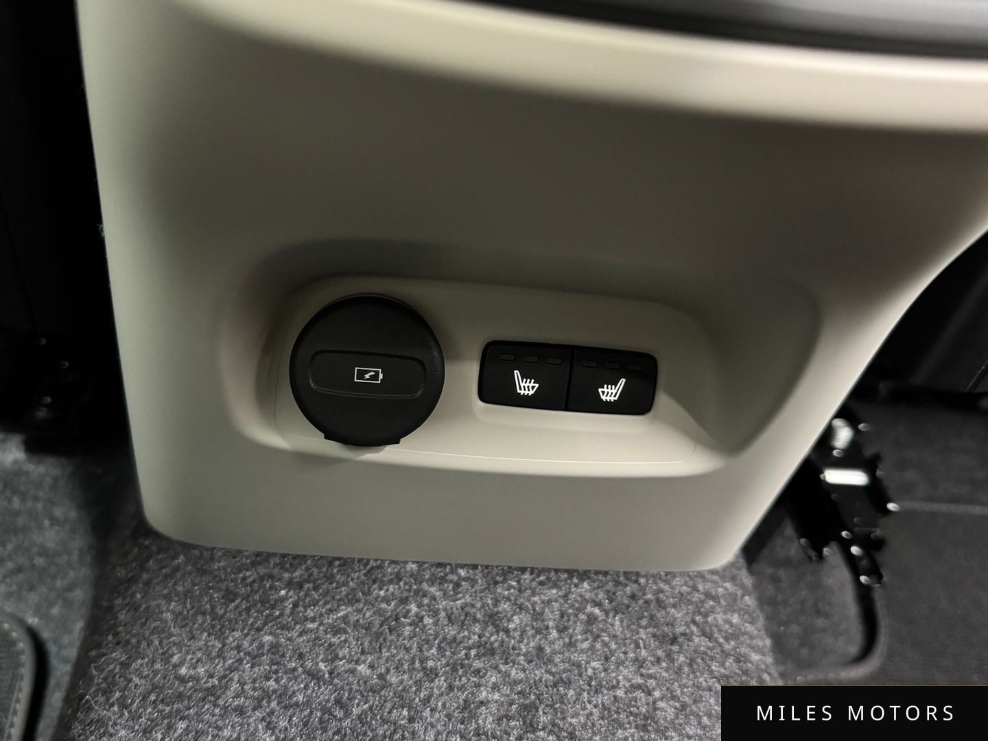 Volvo XC40 2025 — миниатюра 12