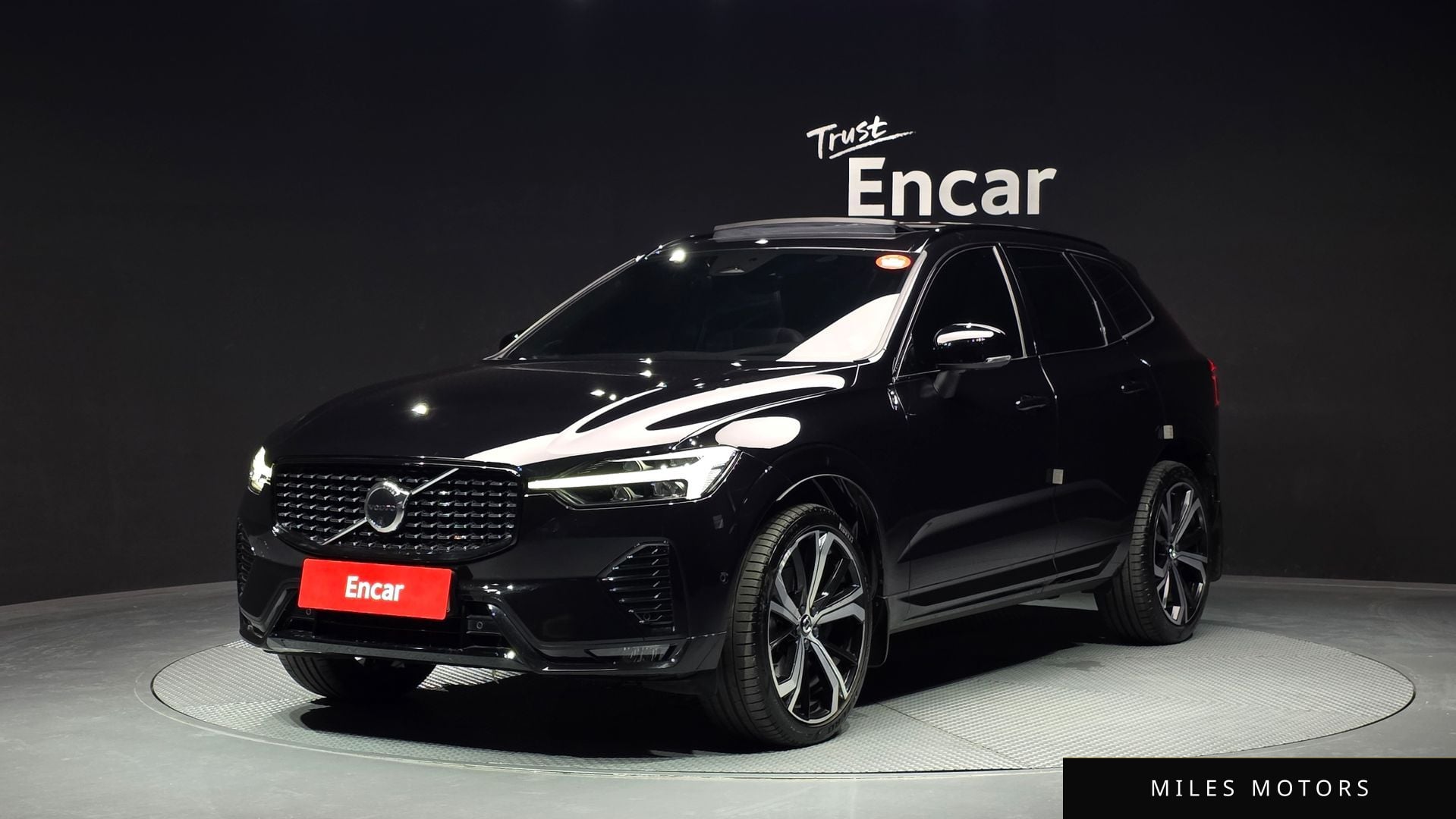 Volvo XC60 2022 — фото 1 из 12