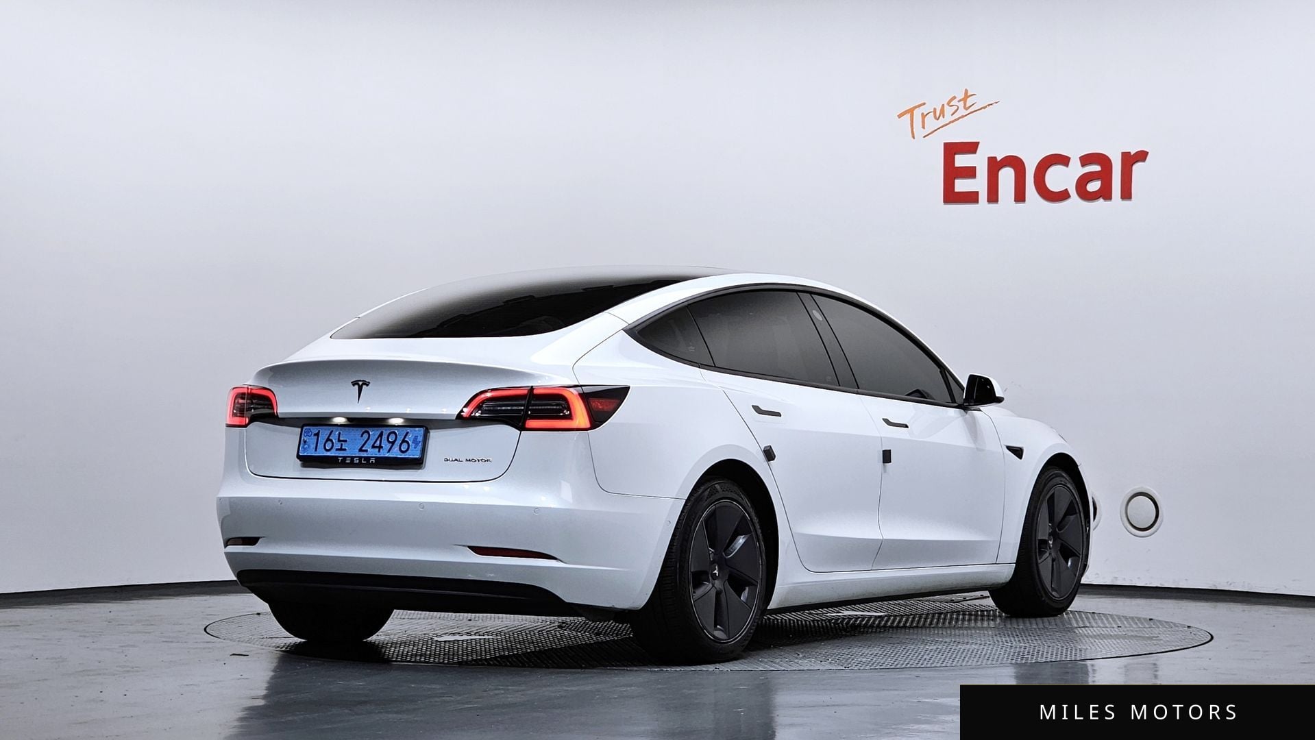 Tesla Model 3 2022 — миниатюра 2