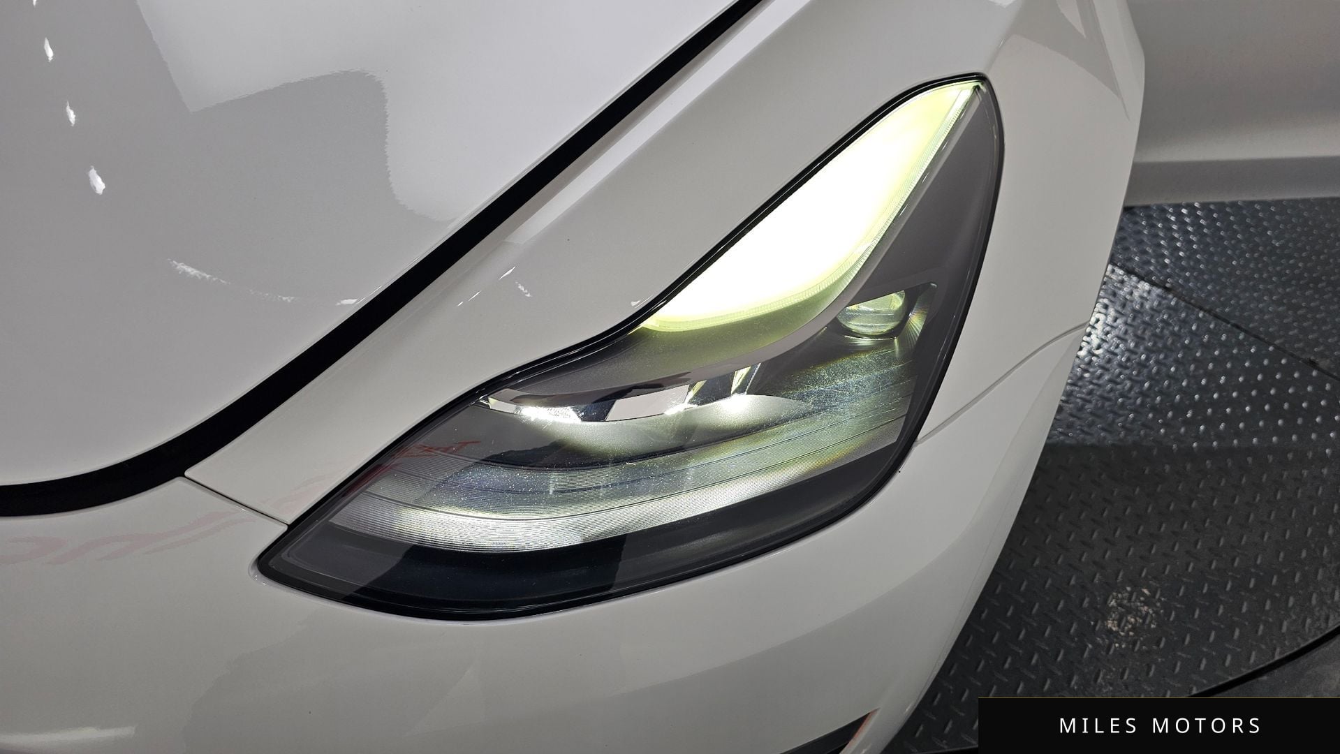 Tesla Model 3 2022 — миниатюра 8