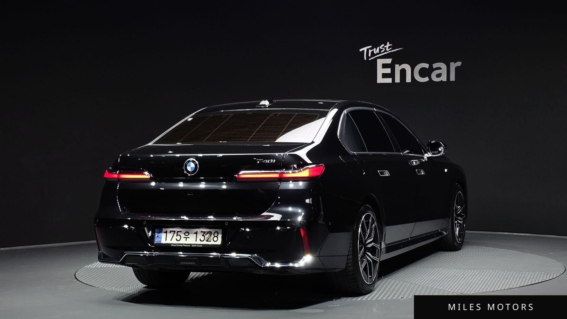 BMW 7 Series (G70) 2023 — миниатюра 2