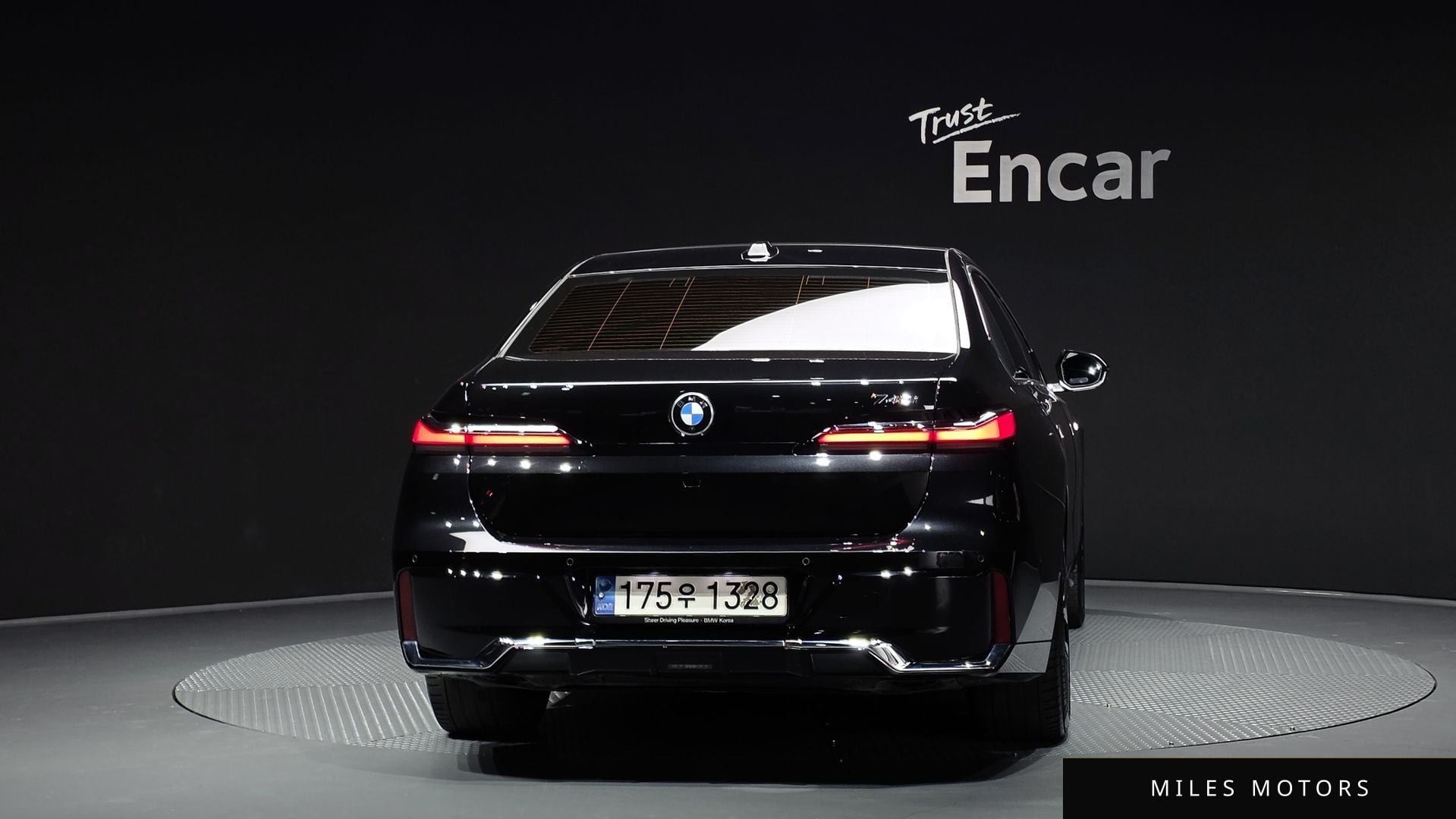 BMW 7 Series (G70) 2023 — миниатюра 4